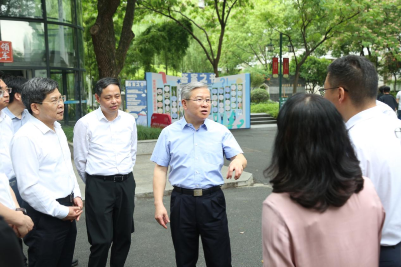 徐文光在杭检查2026年高考考前准备工作